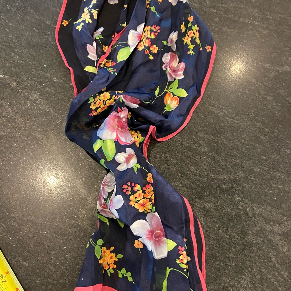 Beautiful floral Charter Club scarf